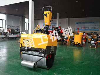 道路養(yǎng)護(hù)責(zé)任重大，小型壓路機(jī)需求迅速增長(zhǎng)